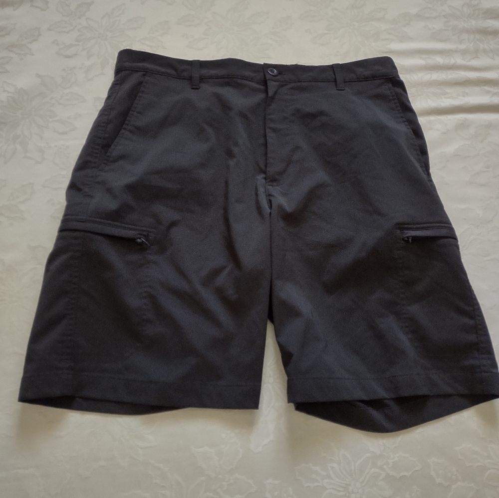 Chaps Golf shorts zipper pockets